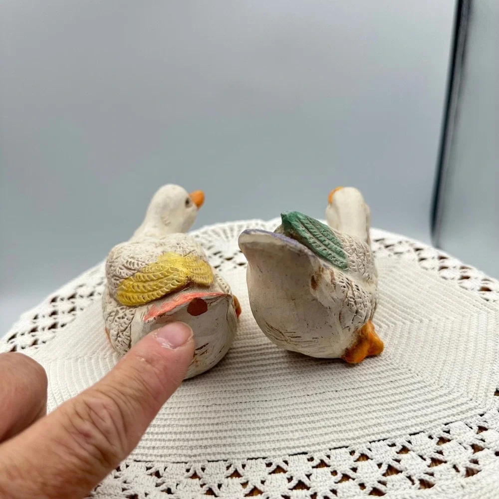 D.B.E Montreal Pottery Colored Ducks‎ Goose